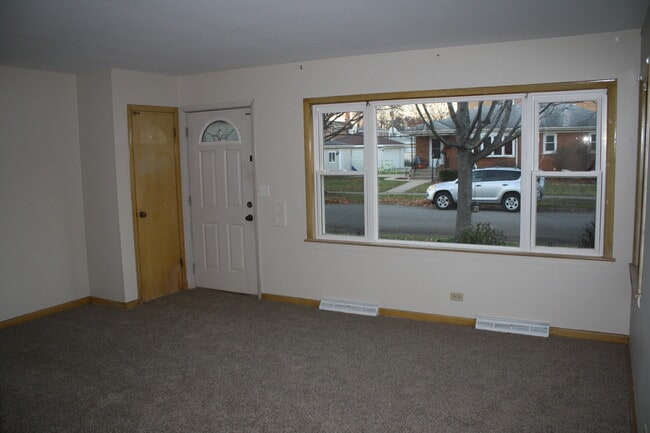 Foto del edificio - 738 Barnsdale Rd