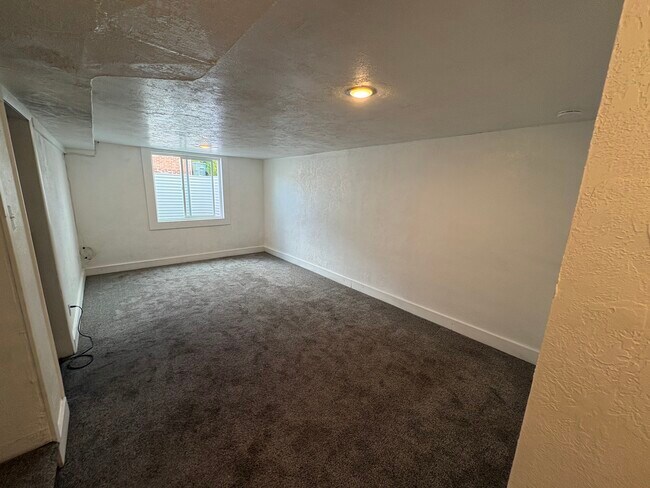 Foto del edificio - 1522 Hall Ave