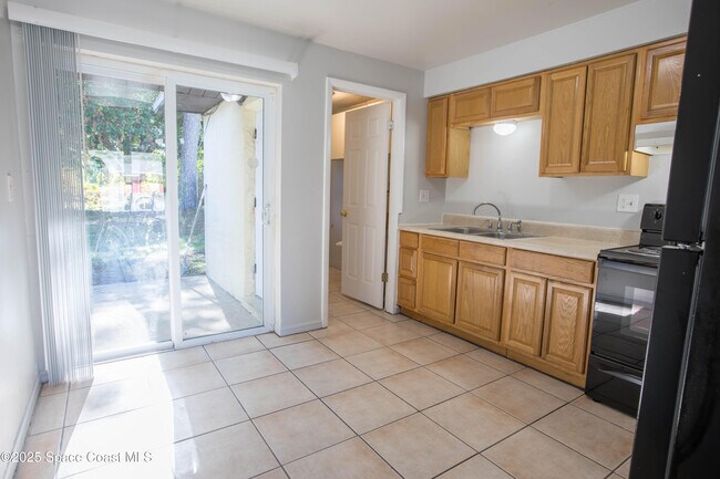 Foto del edificio - 415 Country Ln Dr