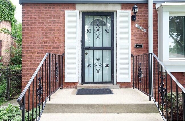 Foto del edificio - 10031 S Paxton Ave