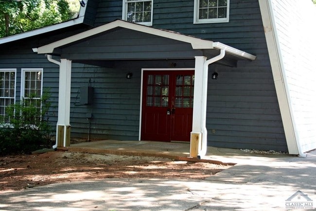 Building Photo - 100 Hidden Hills Ln