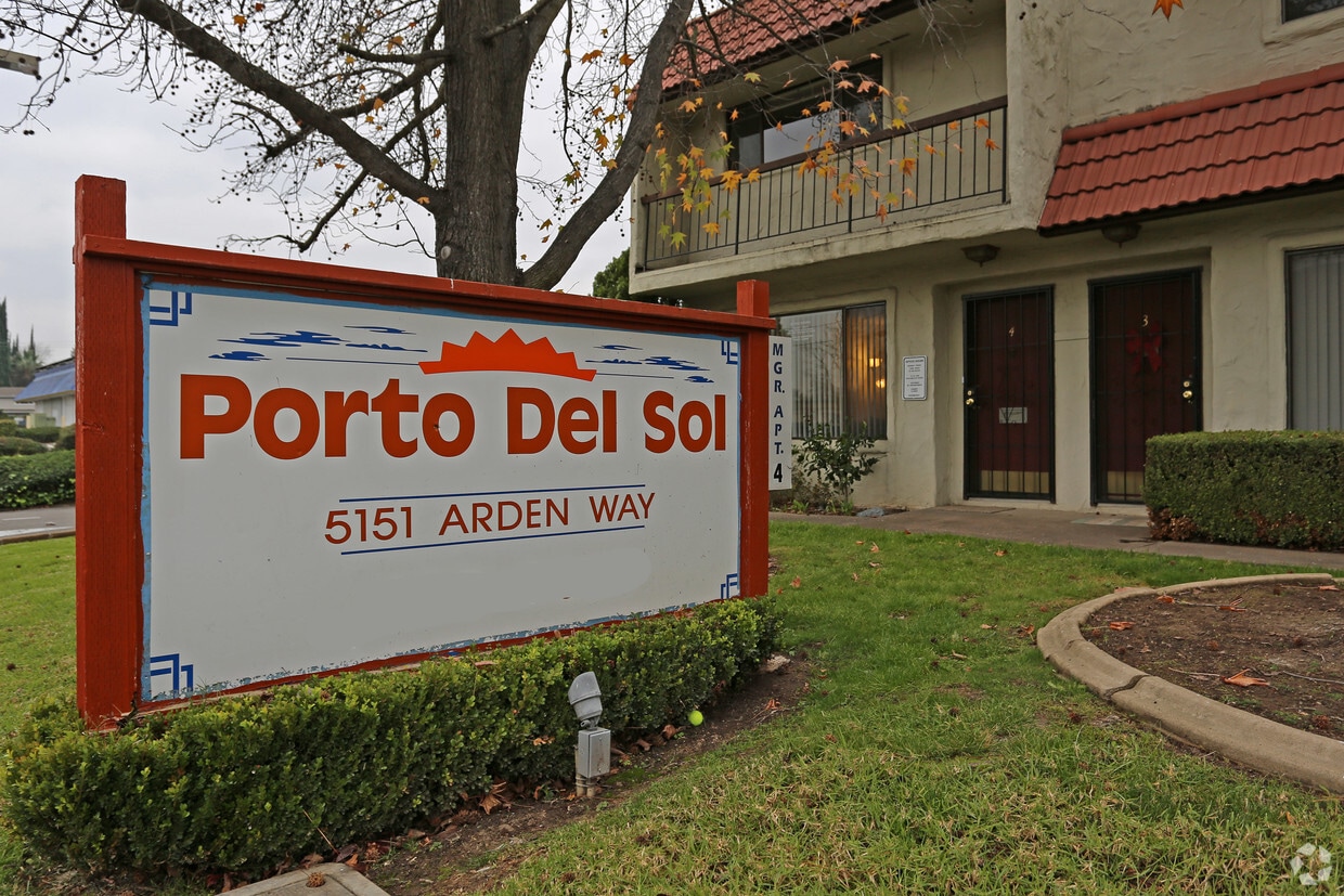Building Photo - Hacienda Del Sol Apartments