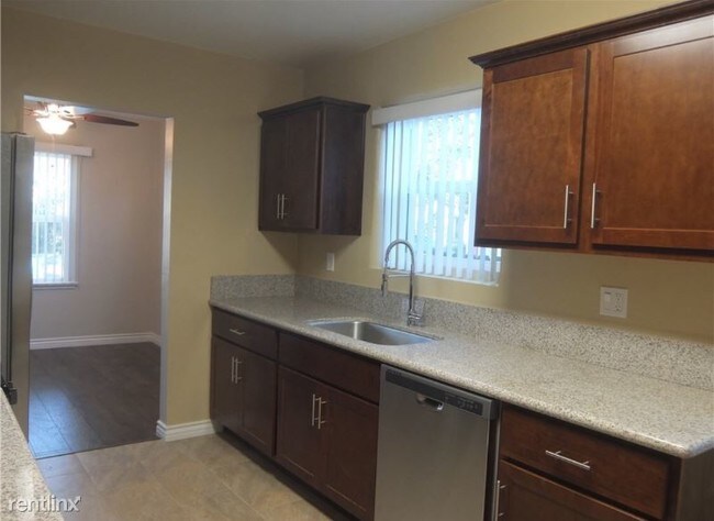 Building Photo - 3 br, 1 bath House - 3263  Genevieve st.
