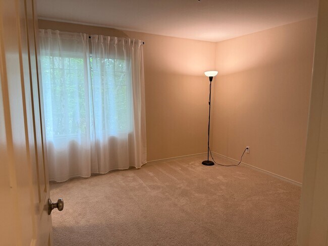 Foto del edificio - 710 240th Way SE