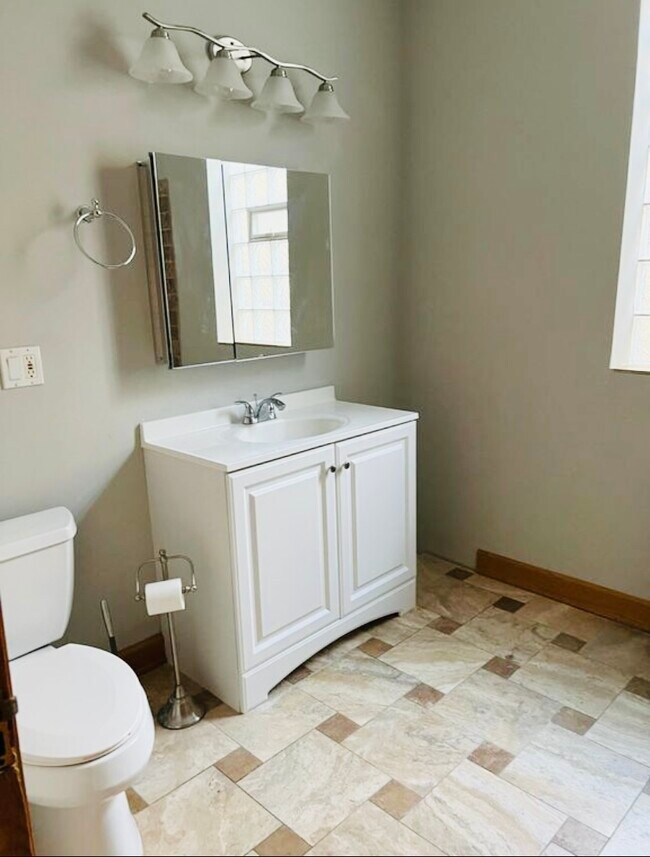 Foto del edificio - 2042 W Hutchinson St