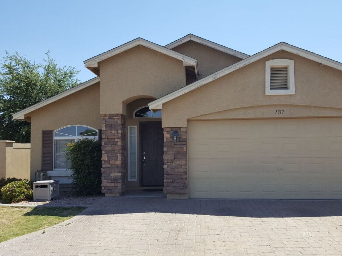 Foto principal - 1317 Kuhni Ct