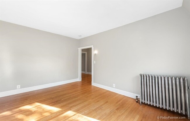 Building Photo - 643 Hinman Ave