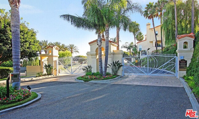 Building Photo - 6463 Zuma View Pl