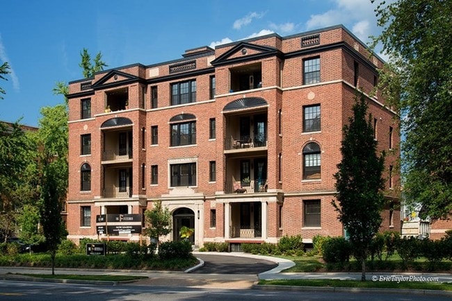 Building Photo - Carraway