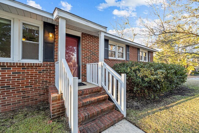 Foto del edificio - Welcome to Regalwoods!