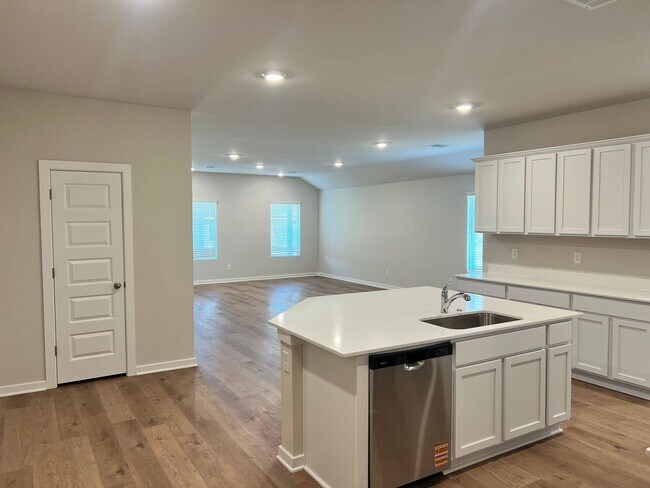 Building Photo - Brand New Spacious 4 Bedroom Home in Musta...