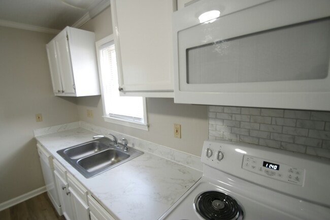 Foto del edificio - 92 Akron Ave