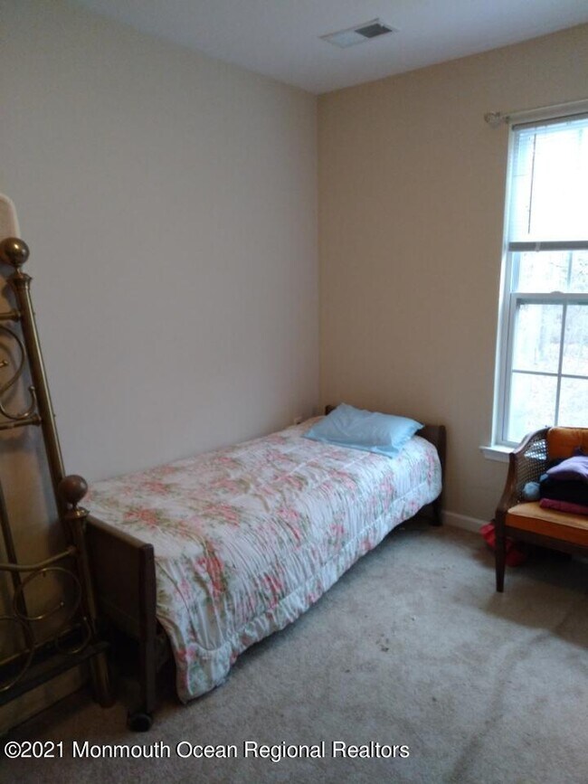 Building Photo - 522 Sophee Ln