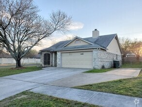 Building Photo - 4714 Mesa Dr