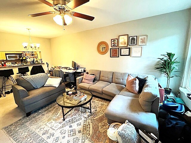 Sala de estar 1 - 3307 Wyndham Cir