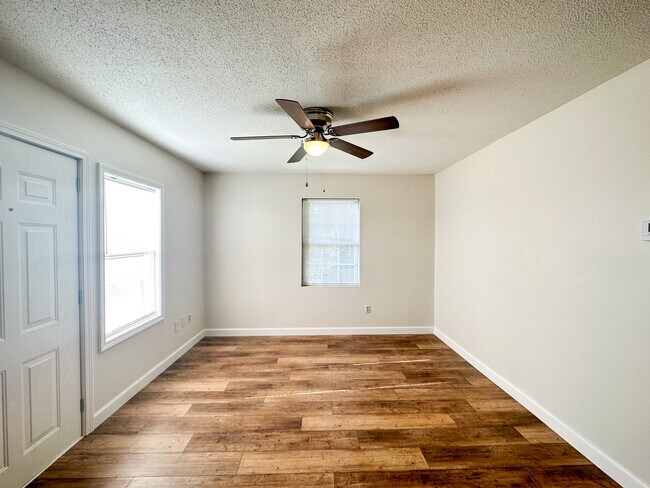 Building Photo - 361 Barnett Dr