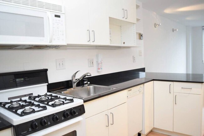 Foto del edificio - 2939 Van Ness St NW