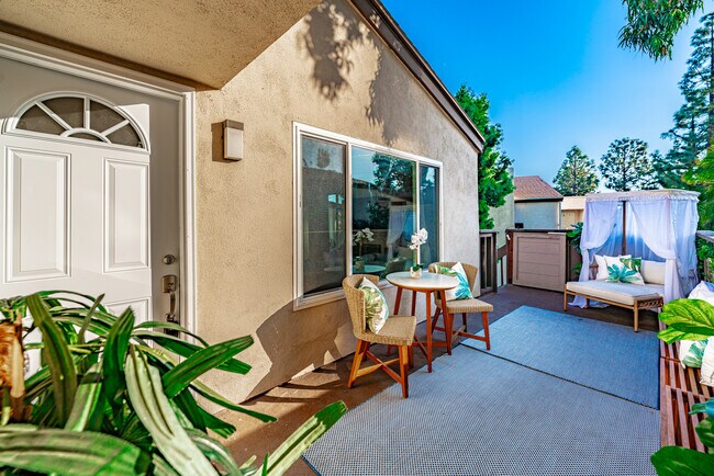 Building Photo - 1290 Cabrillo Park Dr