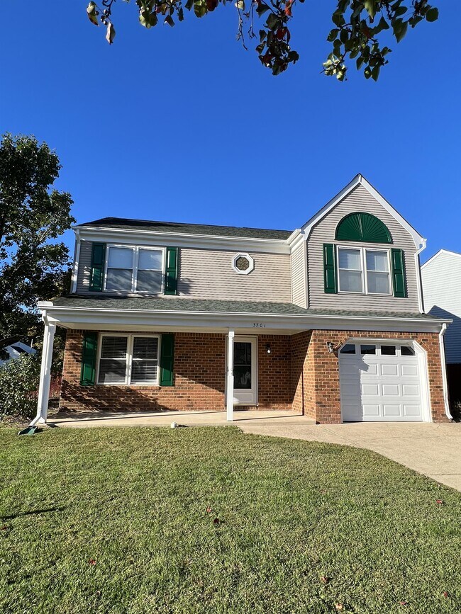 Building Photo - 3701 Castlewood Dr