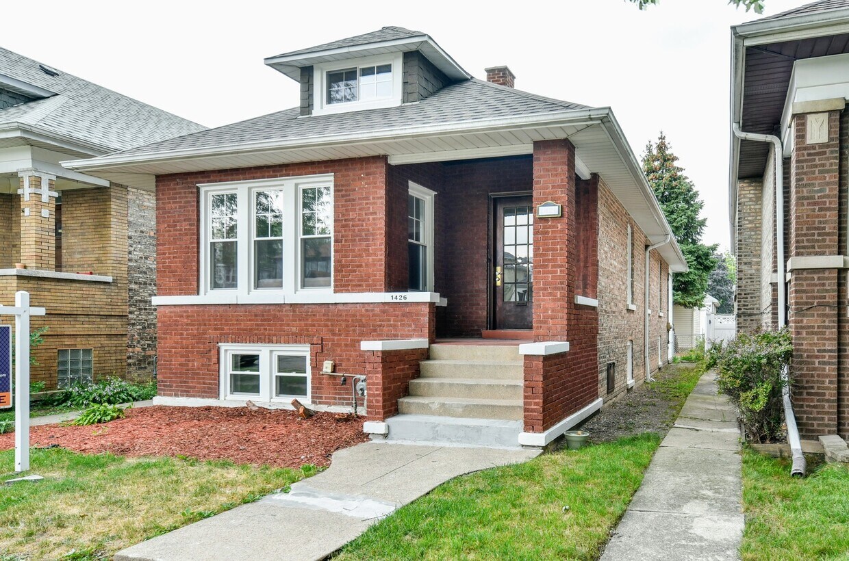 Primary Photo - 1426 Gunderson Ave