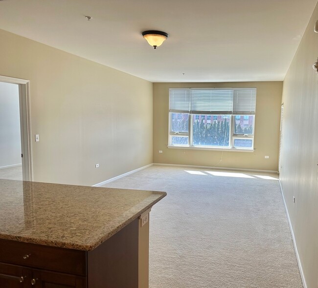 Building Photo - 801 Village Center Dr