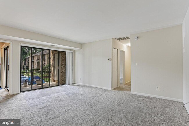 Foto del edificio - 5476 Cedar Ln