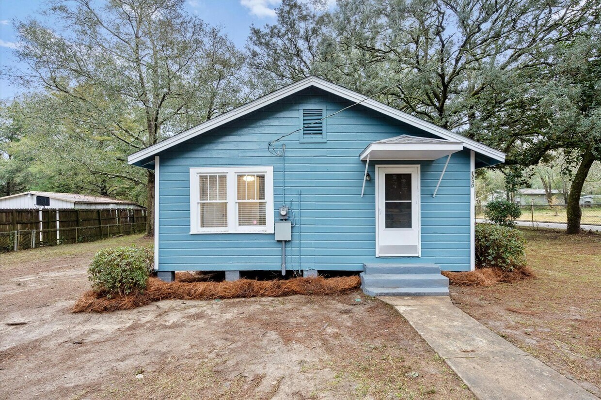 Foto principal - 1700 Northview Dr