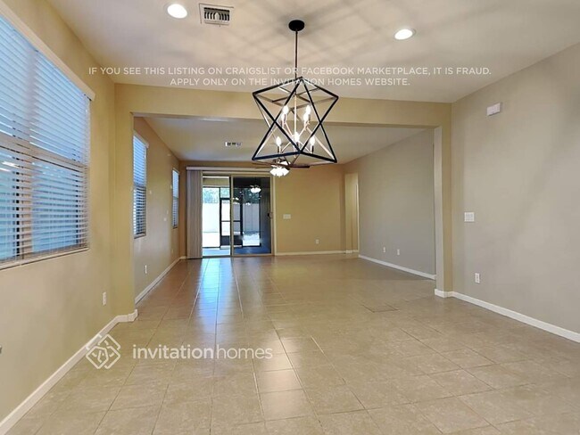 Building Photo - 373 W Satinka Dr