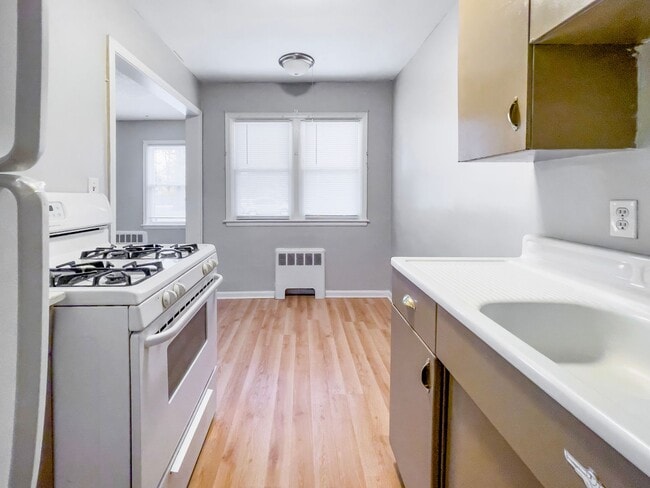 Foto del edificio - Cozy 1 bedroom, Close to Campus