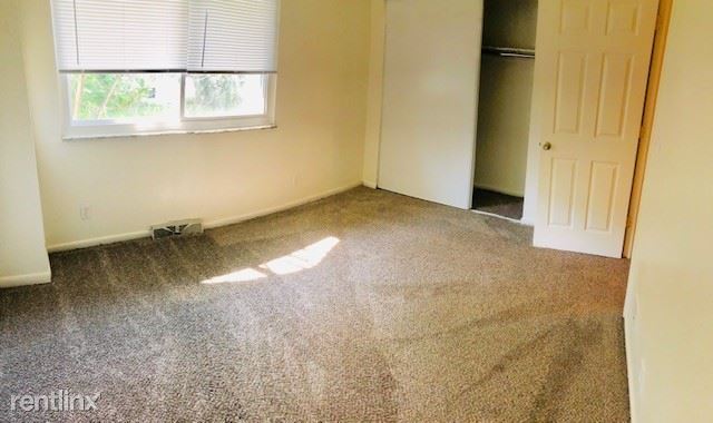 Building Photo - 2 br, 1 bath Townhome - 196 Northwest Avenue