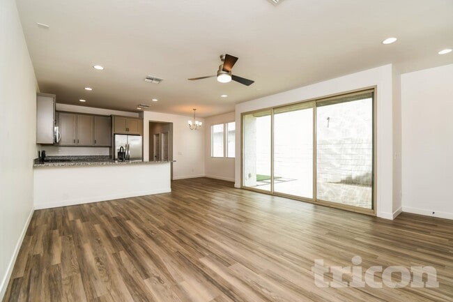 Interior Photo - Tricon Gateway