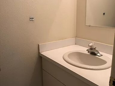 Foto del edificio - 547 Karcio Ct