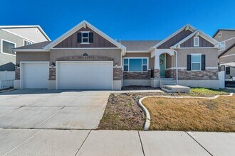 Building Photo - 253 Delgada Ln