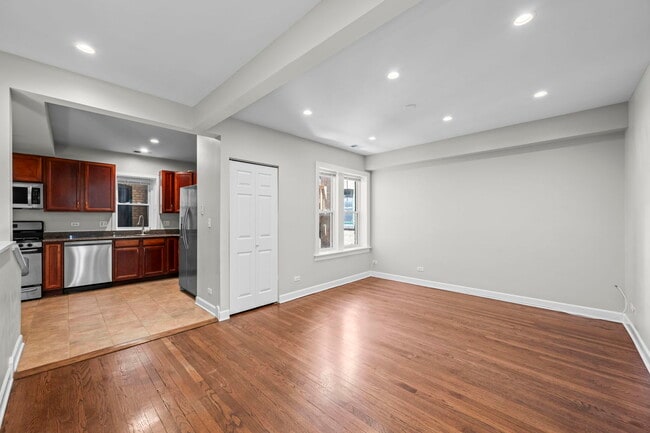 Building Photo - 9100 Lamon Ave