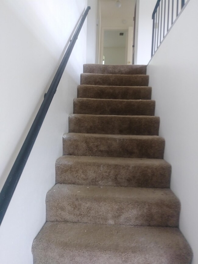 Building Photo - 335 Walnut St