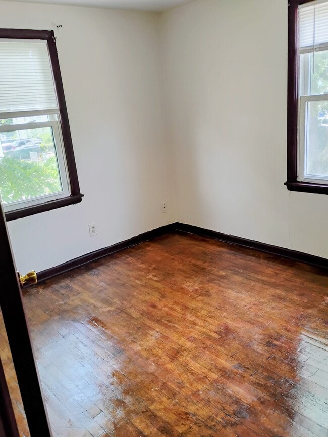 Building Photo - 772 Whitethorne Ave