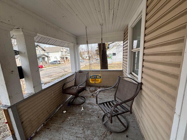 Foto del edificio - 218 Lechner Ave