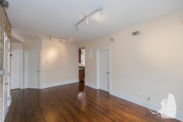 Building Photo - 1 bedroom in Chicago IL 60657