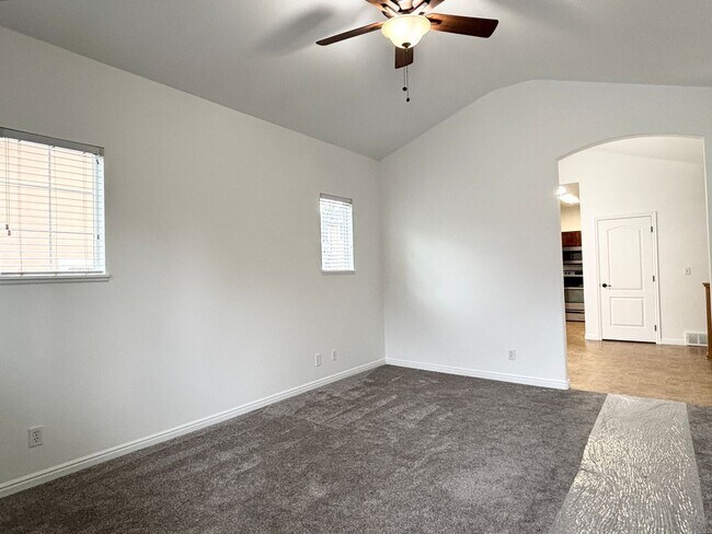 Foto del edificio - Beautiful Draper Townhome at Bella Monte!