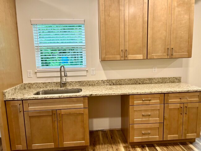 Foto del edificio - 3912 Meadow Ln