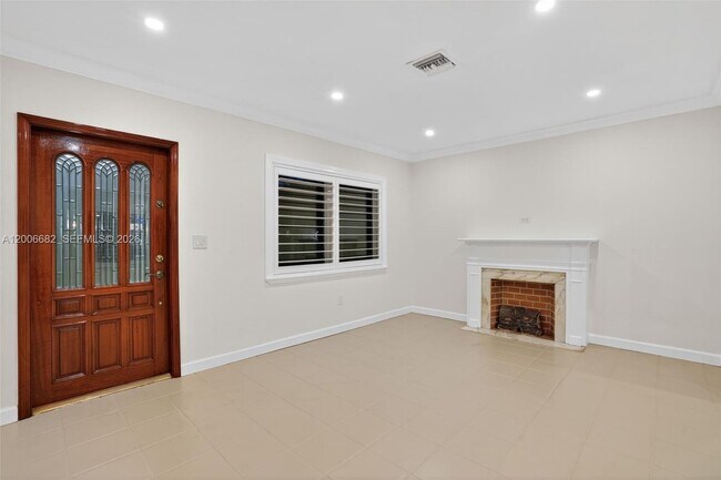 Foto del edificio - 1435 Blue Rd