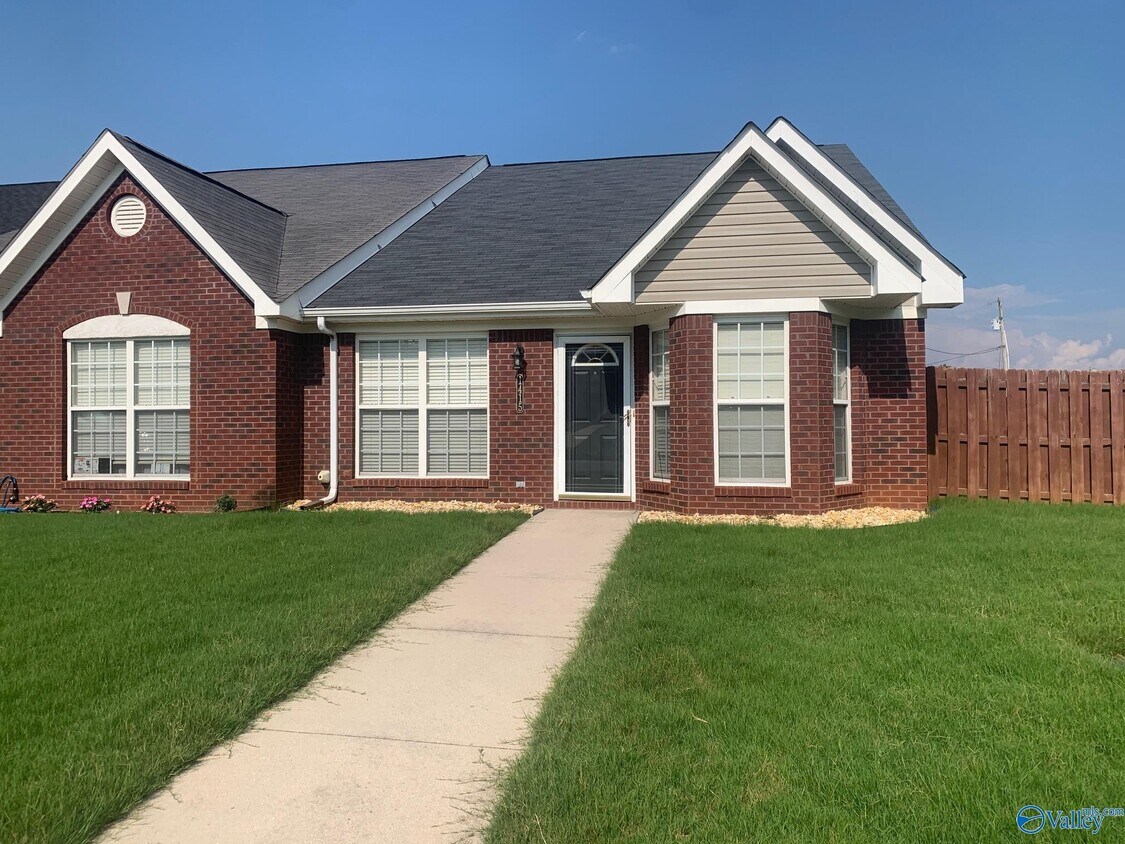 Primary Photo - 1415 Bridgewater Pl