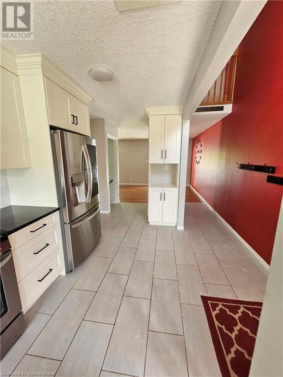 Building Photo - 7 Glendan Ct