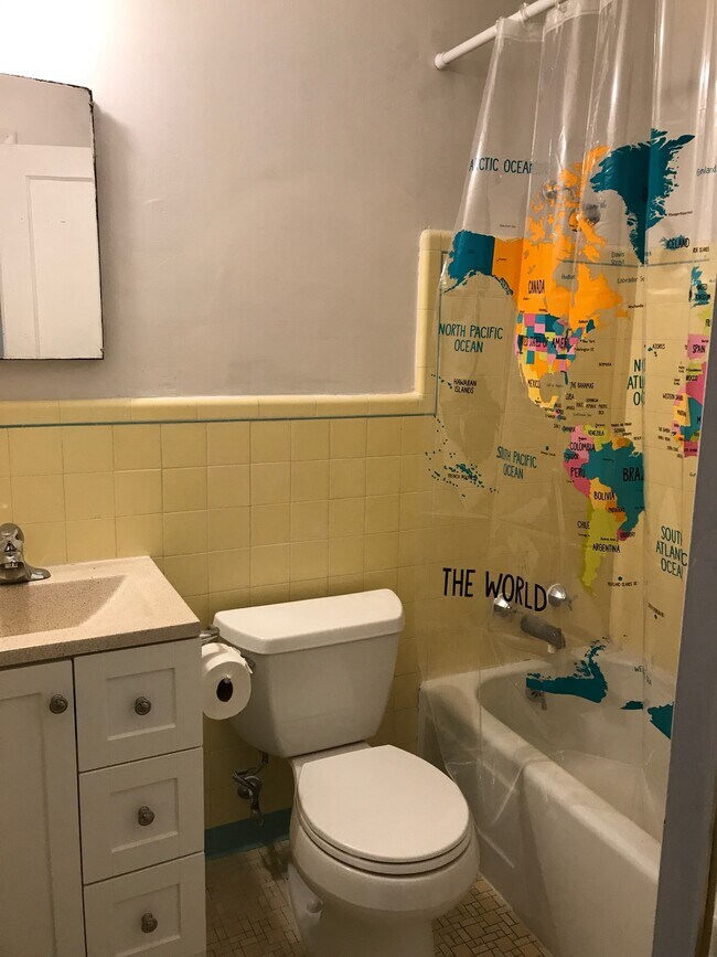 Bathroom - 976 E 500 S