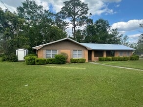 Building Photo - 1204 Rhodus Dr