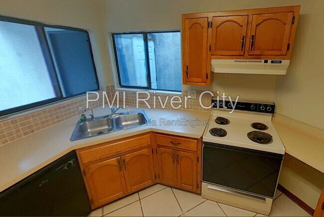 Foto del edificio - 1192 W Romaine Cir
