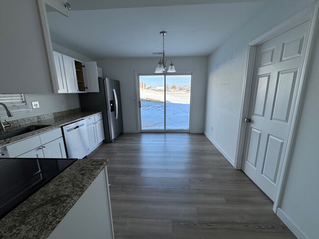 Building Photo - 819 Navajo Trail