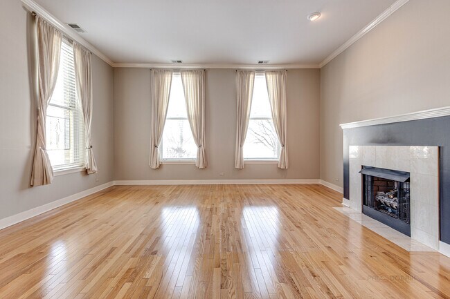 Foto del edificio - 210 Leonard Wood S