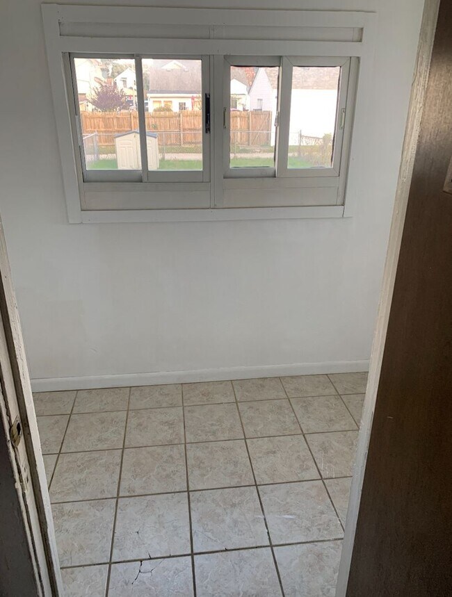 Foto del edificio - 3 Bed 1 Bath