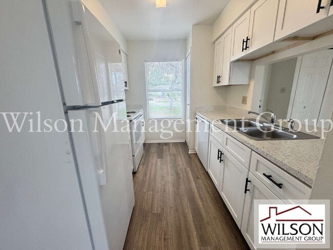 Building Photo - 1013 Arizona Ct